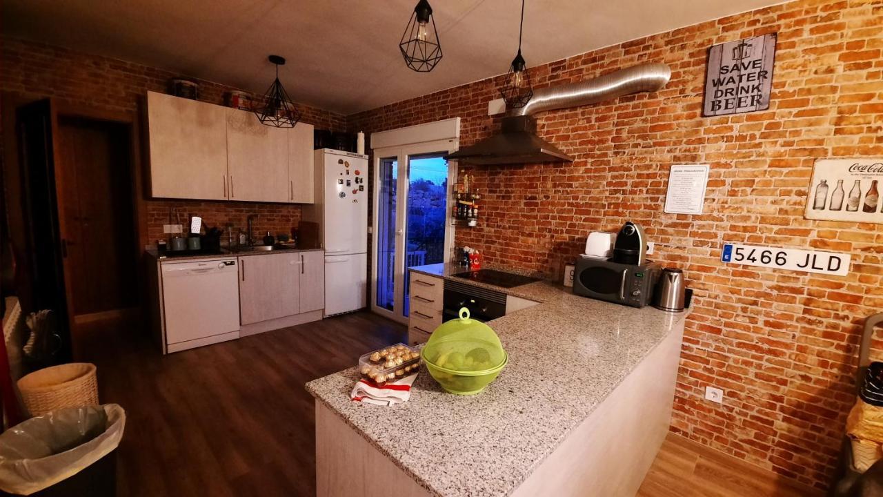Chalet Con Piscina Y Bbq Para 10 Personas San Martín de Valdeiglesias Dış mekan fotoğraf